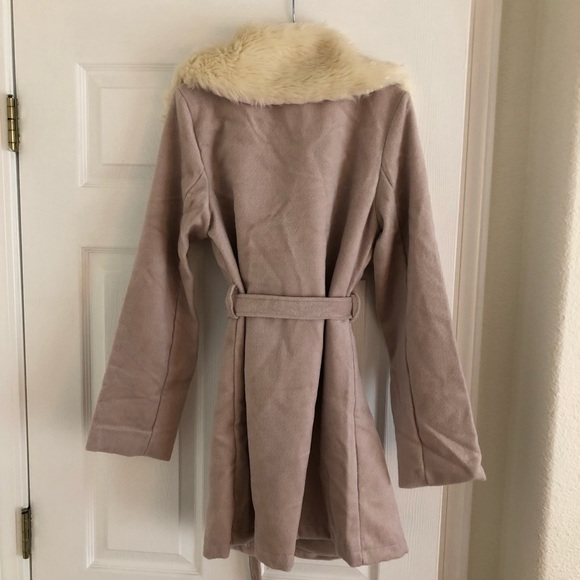 Size Small Pink Robe w/ Faux Fur Collar - Picture 4 of 6